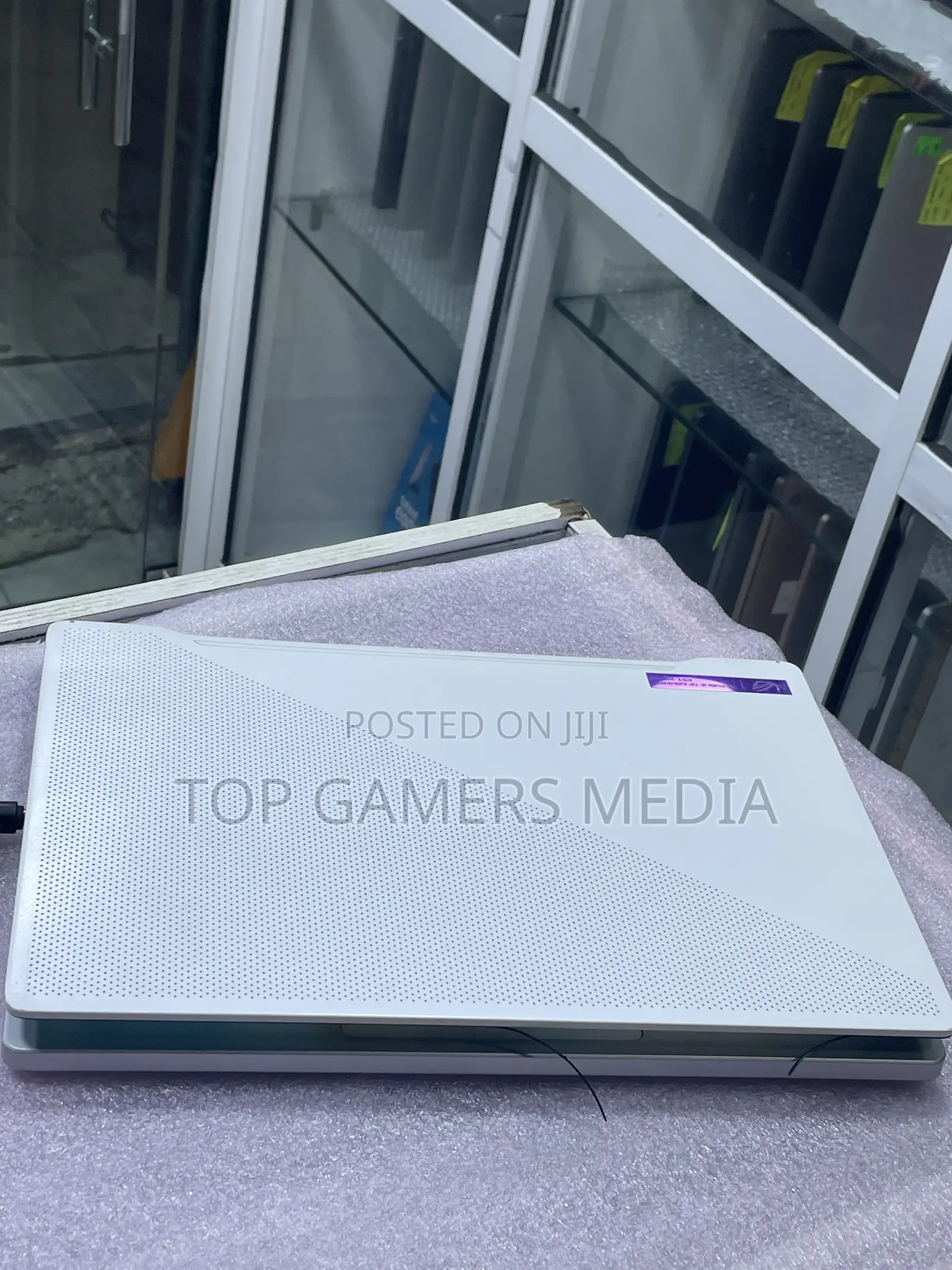 Laptop Asus ROG Zephyrus G14 16GB AMD Ryzen 9 SSD 1T