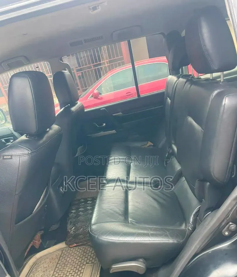 Mitsubishi Pajero 2014 Black