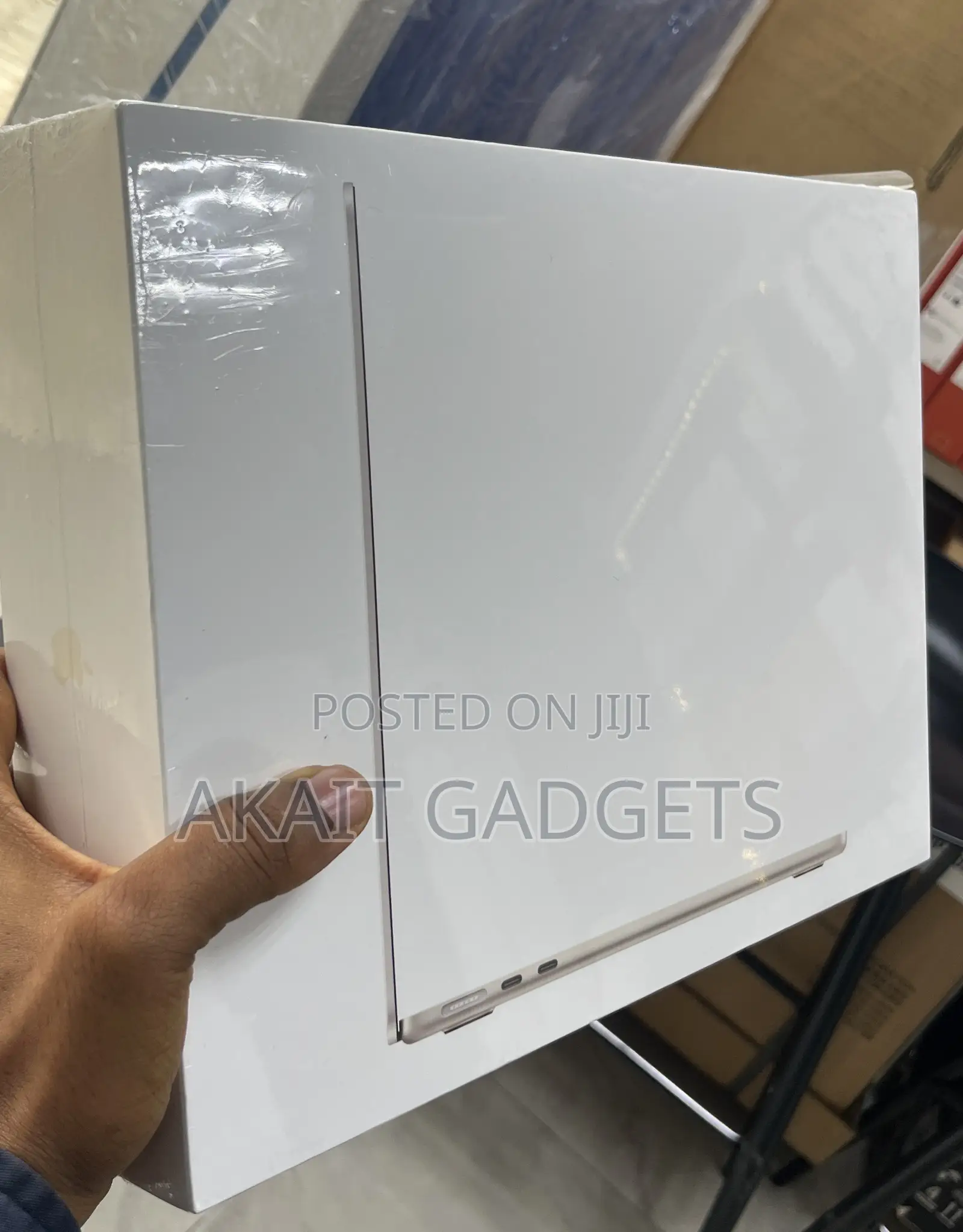 New Laptop Apple MacBook Air 2023 M2 8GB Apple M2 SSD 256GB