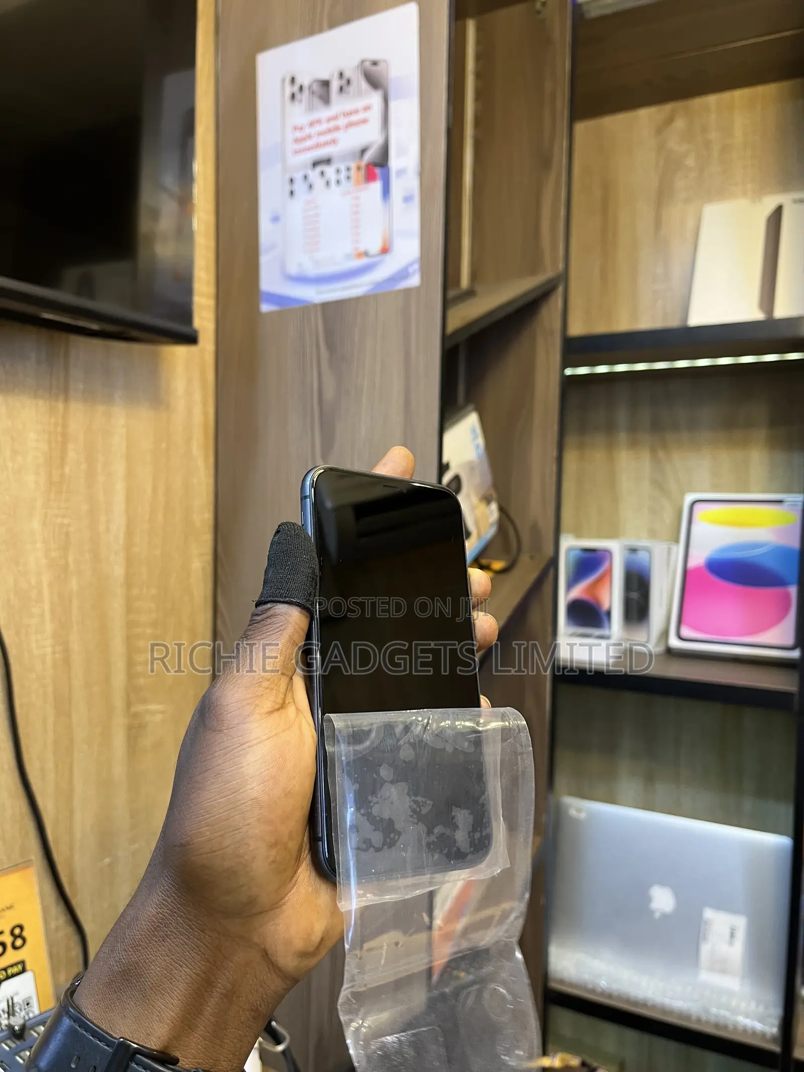Apple iPhone 11 64 GB Black