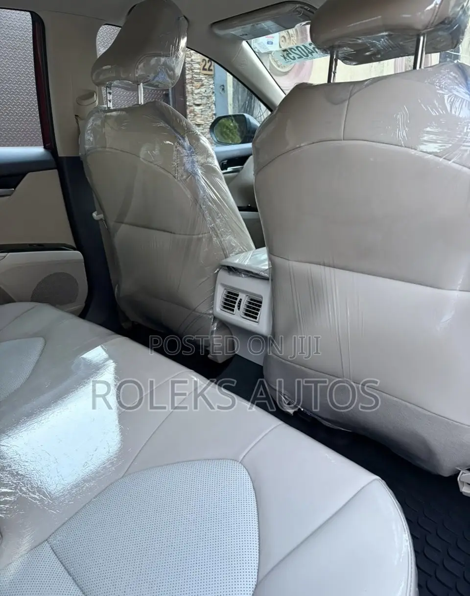 Toyota Camry XLE 2021 Maroon