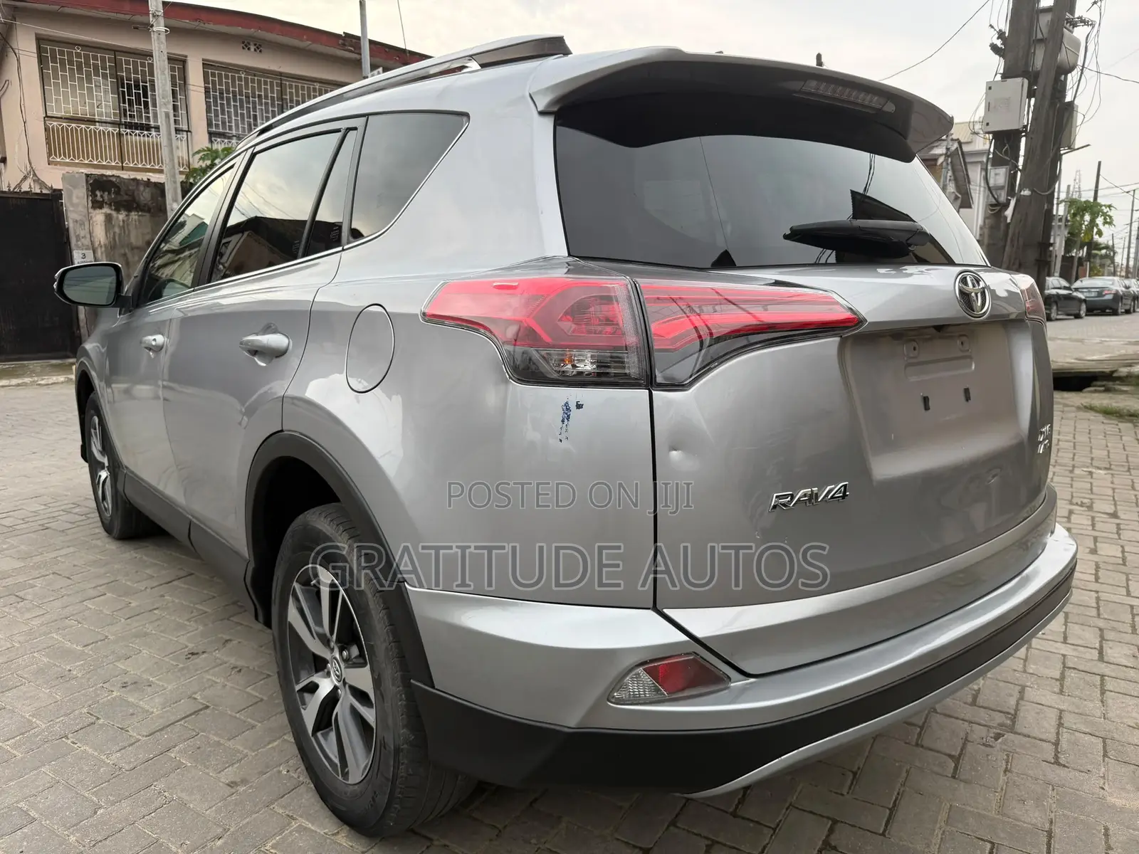 Toyota RAV4 XLE 4dr SUV AWD (2.5L 4cyl 6A) 2018 Gray