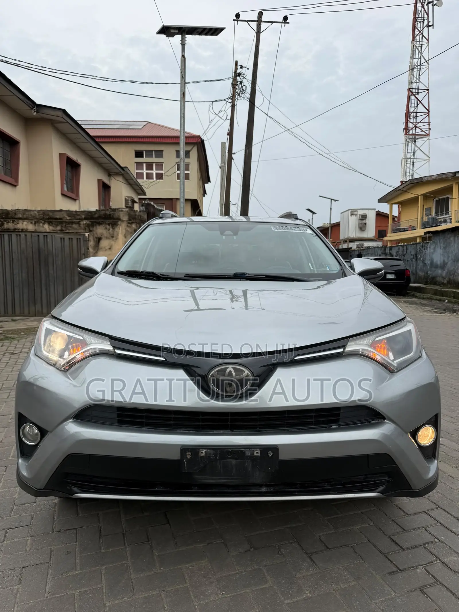 Toyota RAV4 XLE 4dr SUV AWD (2.5L 4cyl 6A) 2018 Gray
