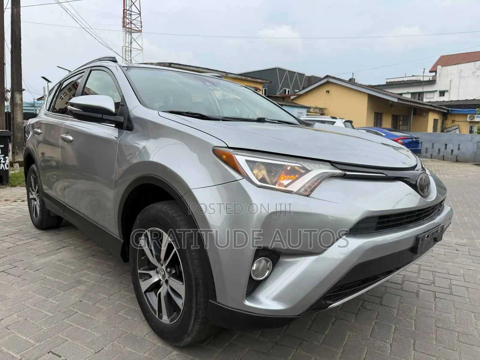 Toyota RAV4 XLE 4dr SUV AWD (2.5L 4cyl 6A) 2018 Gray