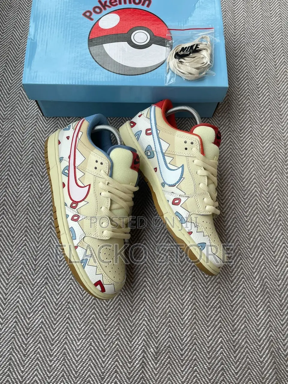 Original Nike Sb Dunk X Pokémon Togepi Sneakers