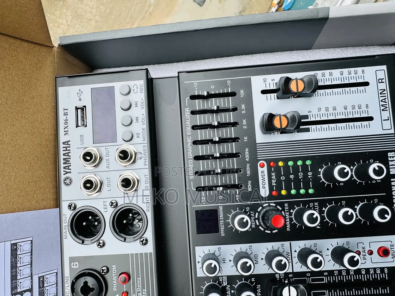 Yamaha 8 Channels Mixer