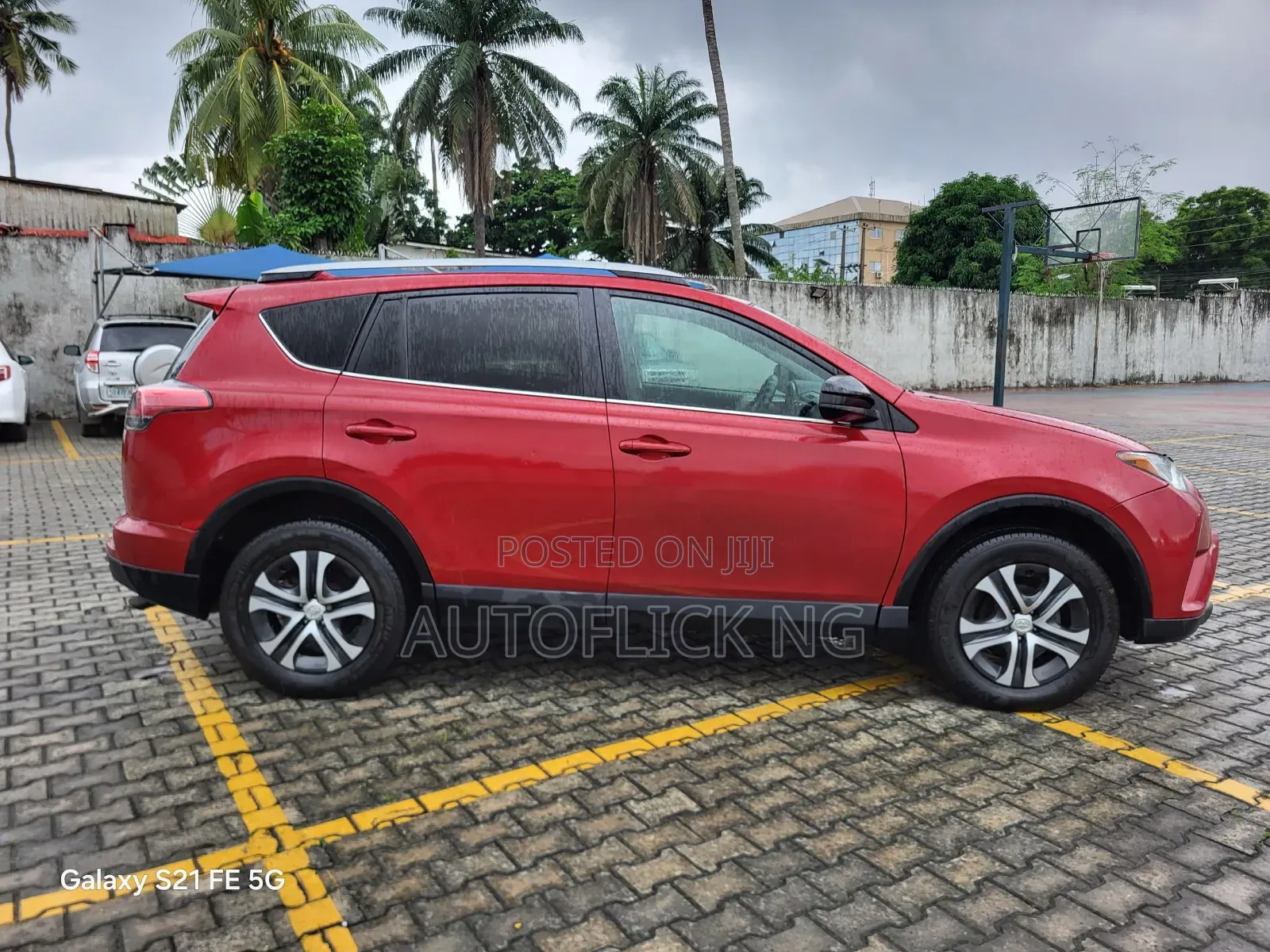 Toyota RAV4 2017 Red