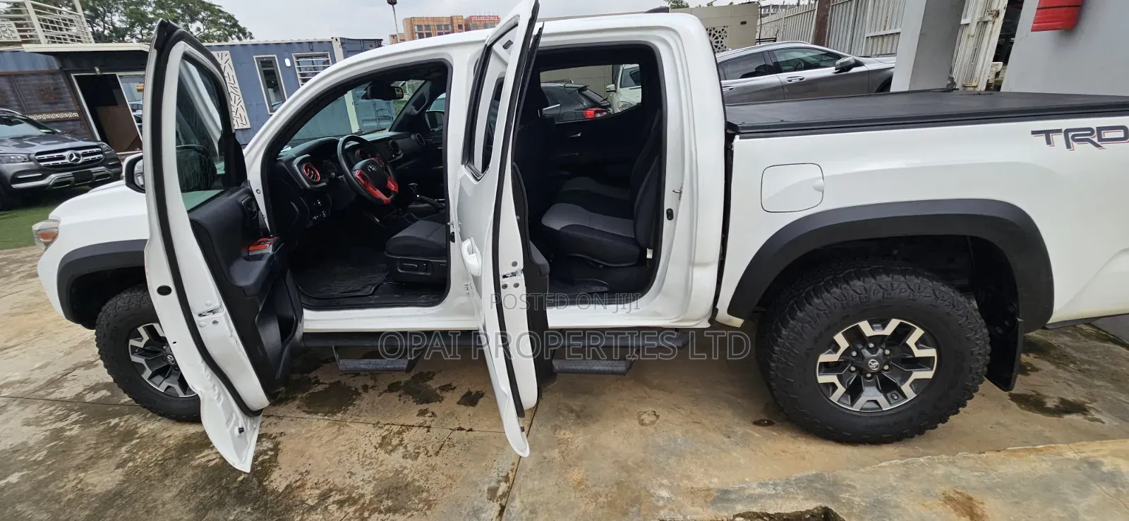 Toyota Tacoma 2023 White