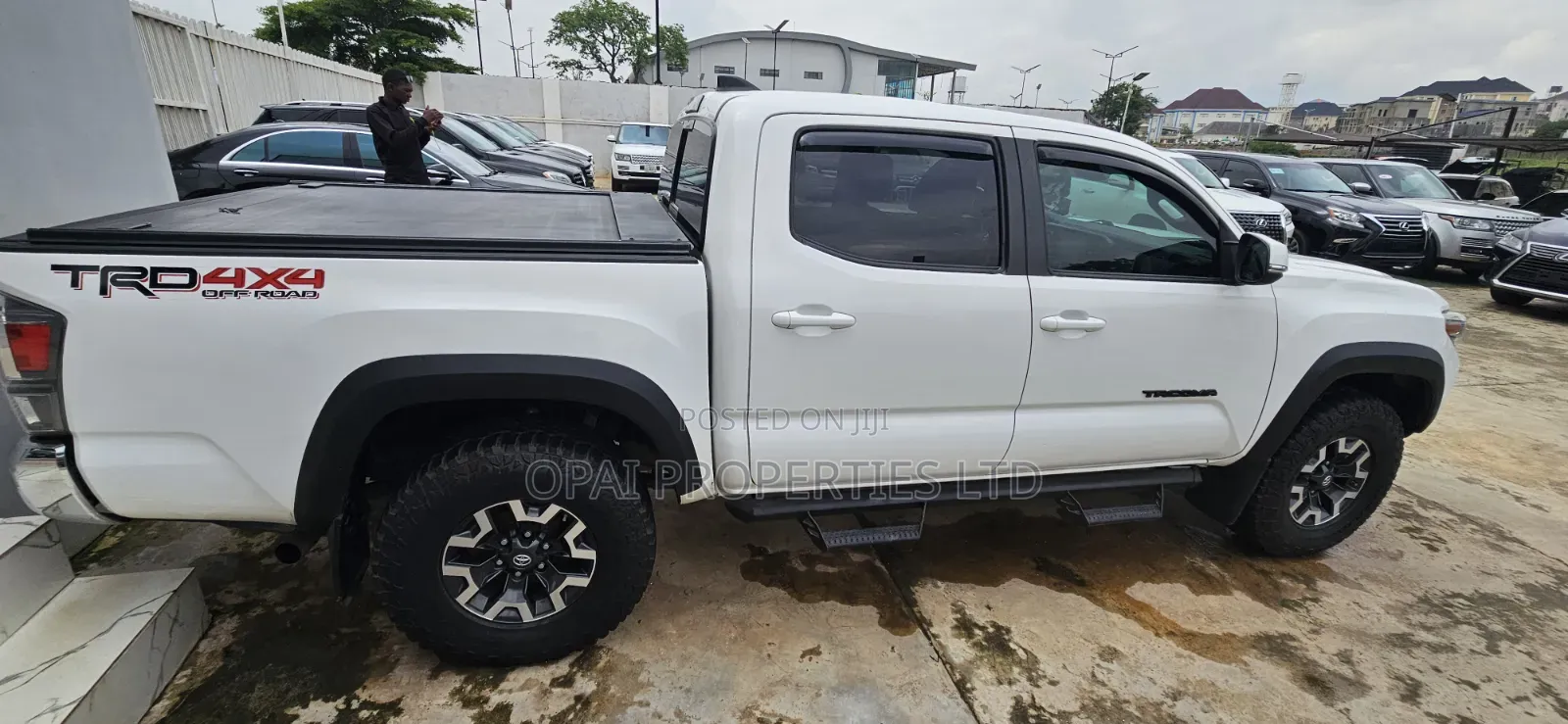 Toyota Tacoma 2023 White