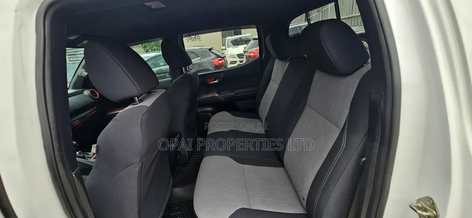 Toyota Tacoma 2023 White