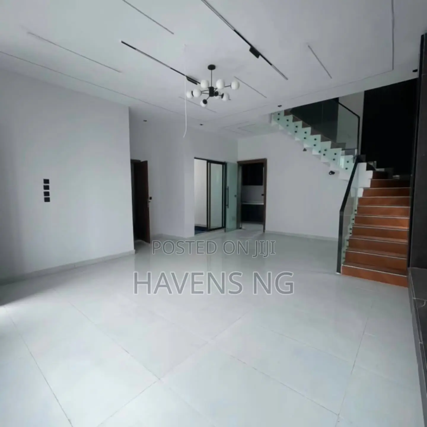 5bdrm Duplex in Lekki Phase 2 for sale