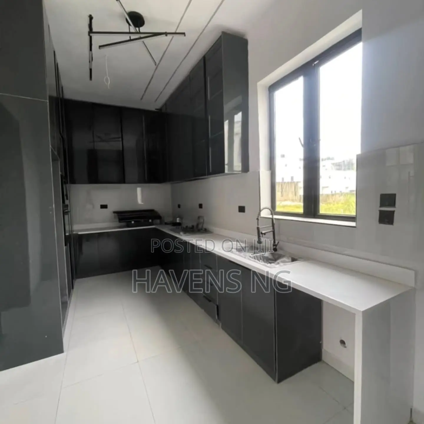 5bdrm Duplex in Lekki Phase 2 for sale