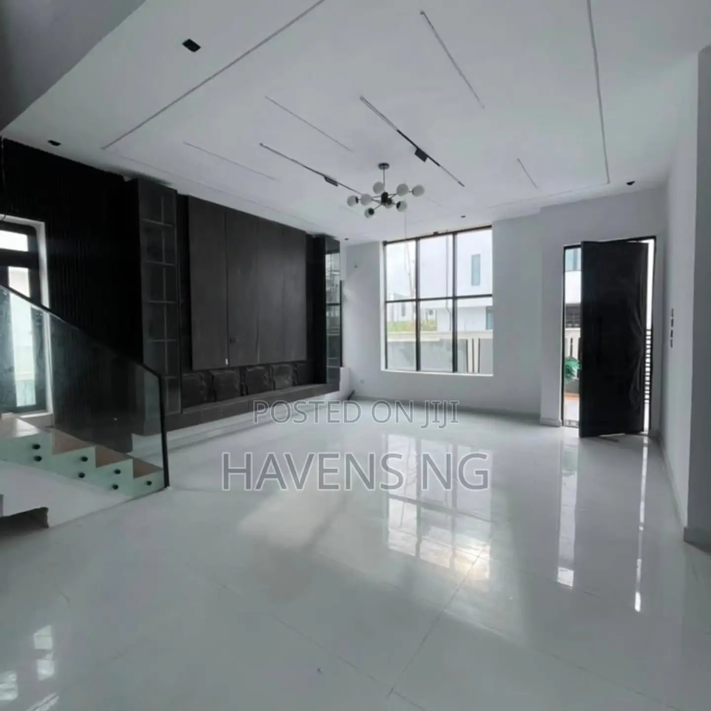 5bdrm Duplex in Lekki Phase 2 for sale