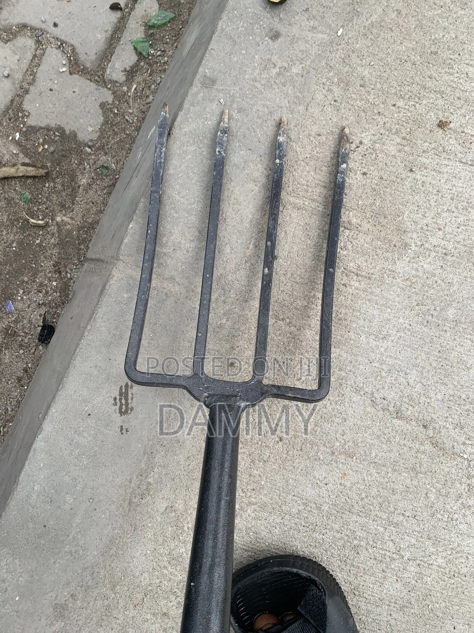 Heavy-Duty, Four-Pronged Steel Digging Fork