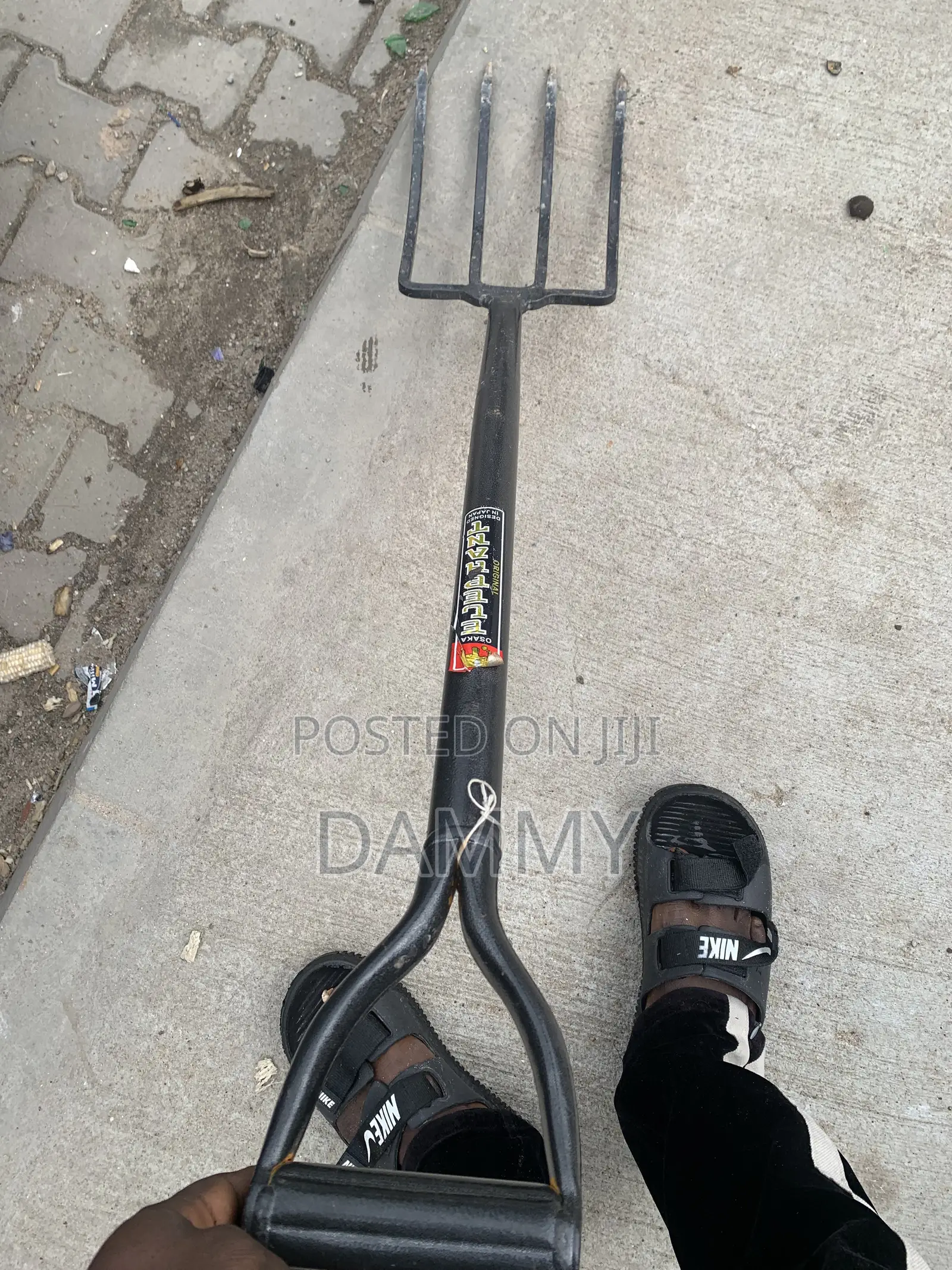 Heavy-Duty, Four-Pronged Steel Digging Fork