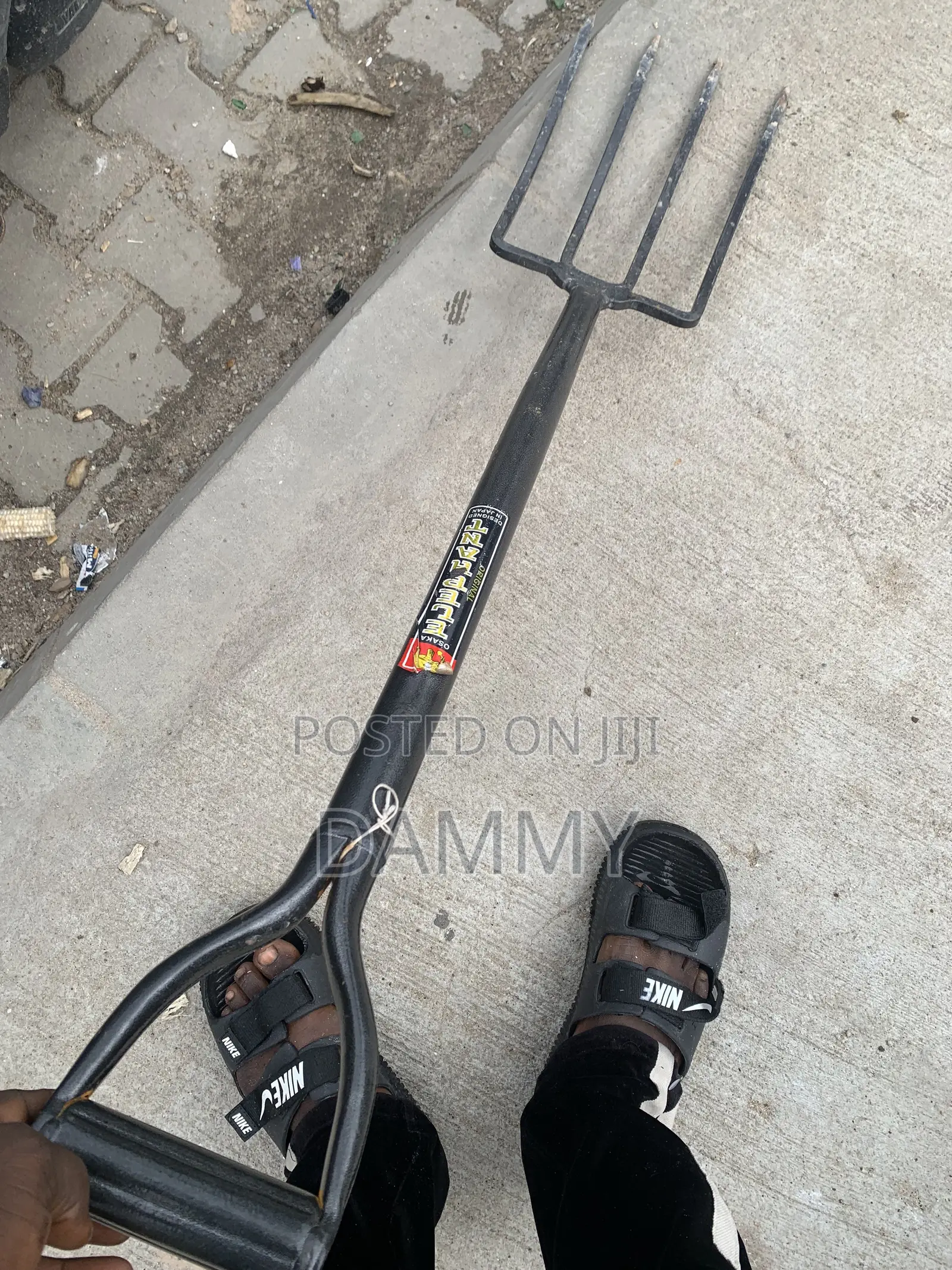 Heavy-Duty, Four-Pronged Steel Digging Fork