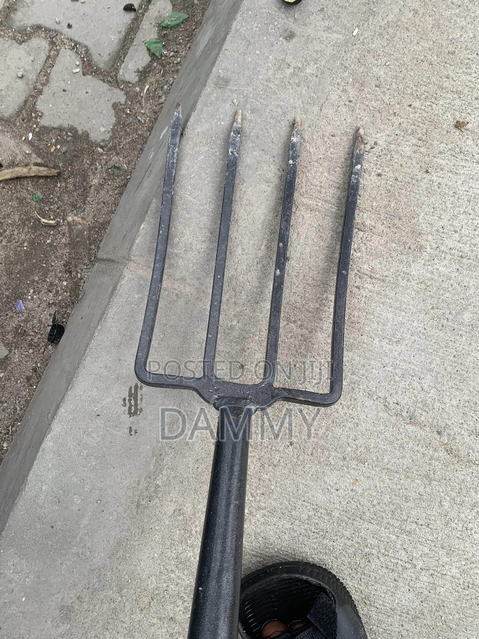 Heavy-Duty, Four-Pronged Steel Digging Fork