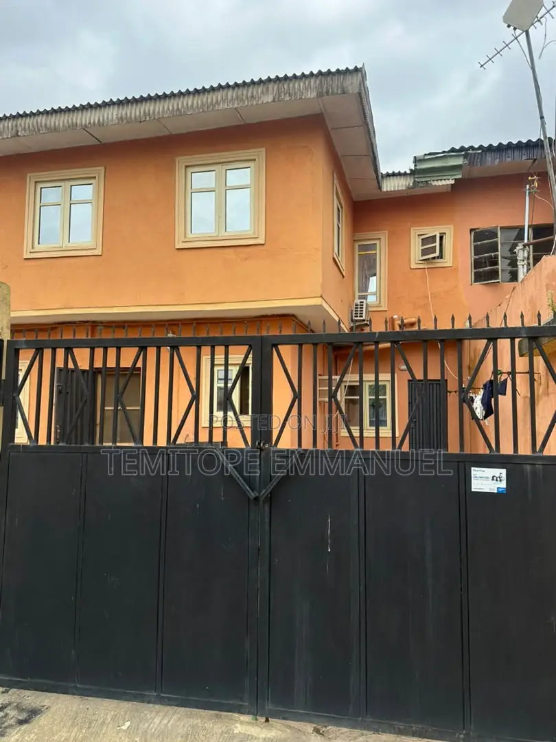 Furnished 11bdrm Block of Flats in Akowonjo for sale