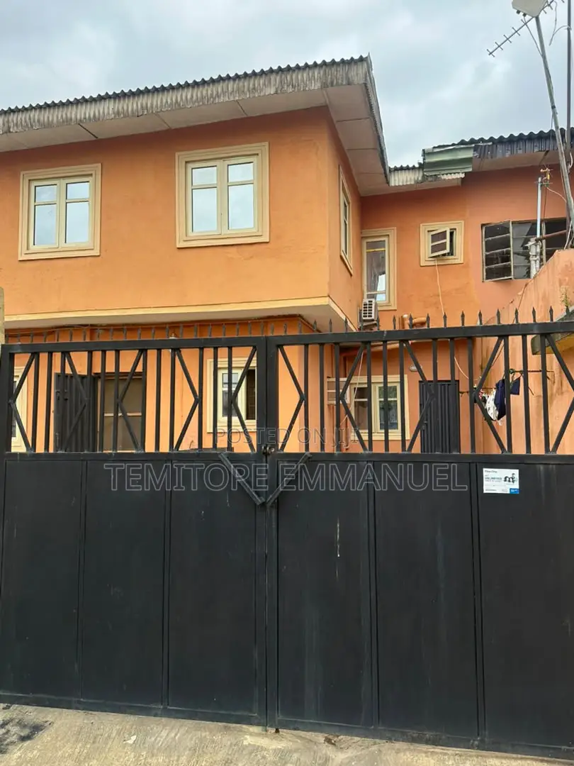 Furnished 11bdrm Block of Flats in Akowonjo for sale
