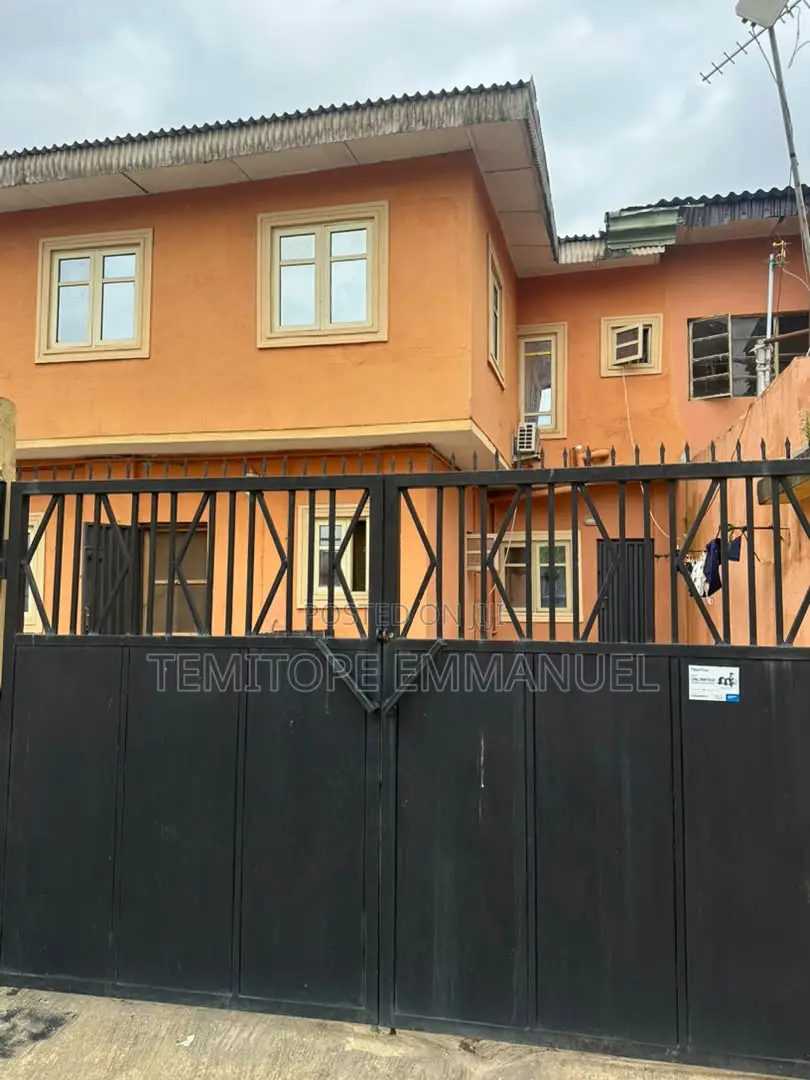Furnished 11bdrm Block of Flats in Akowonjo for sale