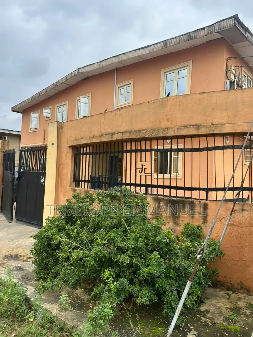 Furnished 11bdrm Block of Flats in Akowonjo for sale