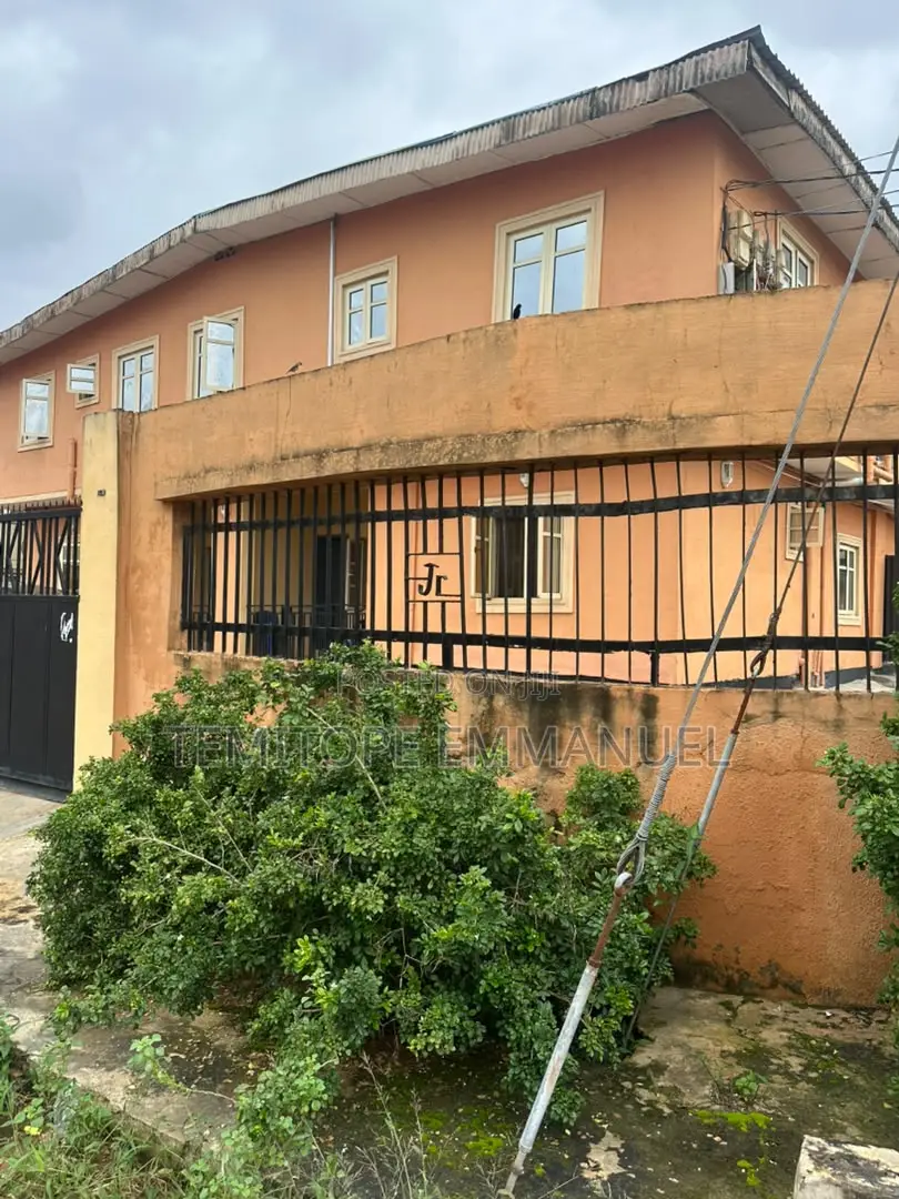 Furnished 11bdrm Block of Flats in Akowonjo for sale