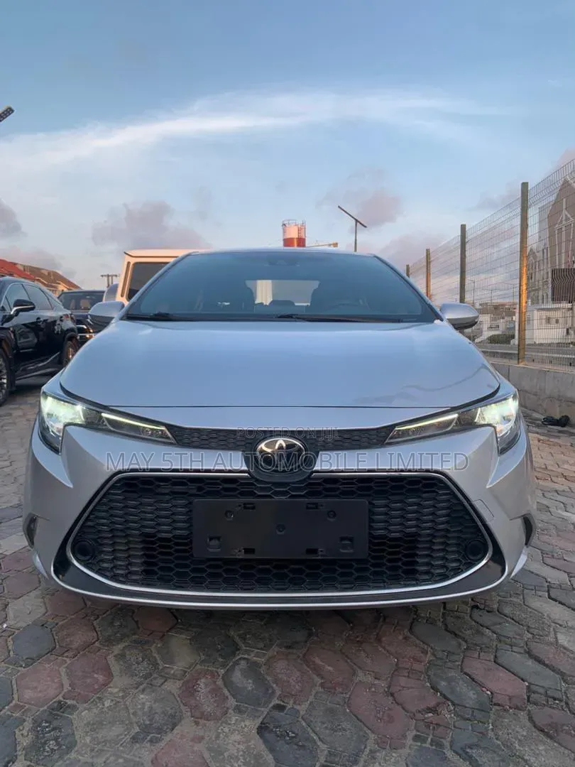 Toyota Corolla 2021 Silver