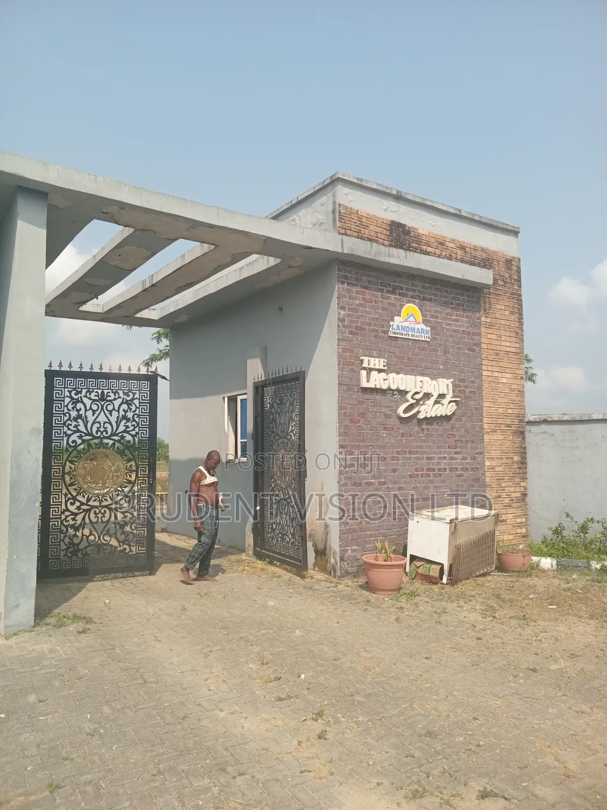 Commercial LagoonFront Property