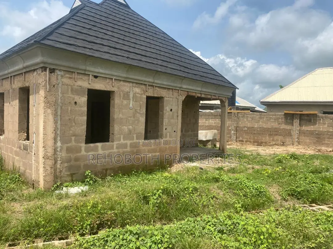 3bdrm Bungalow in Alawo, Akala Express for sale