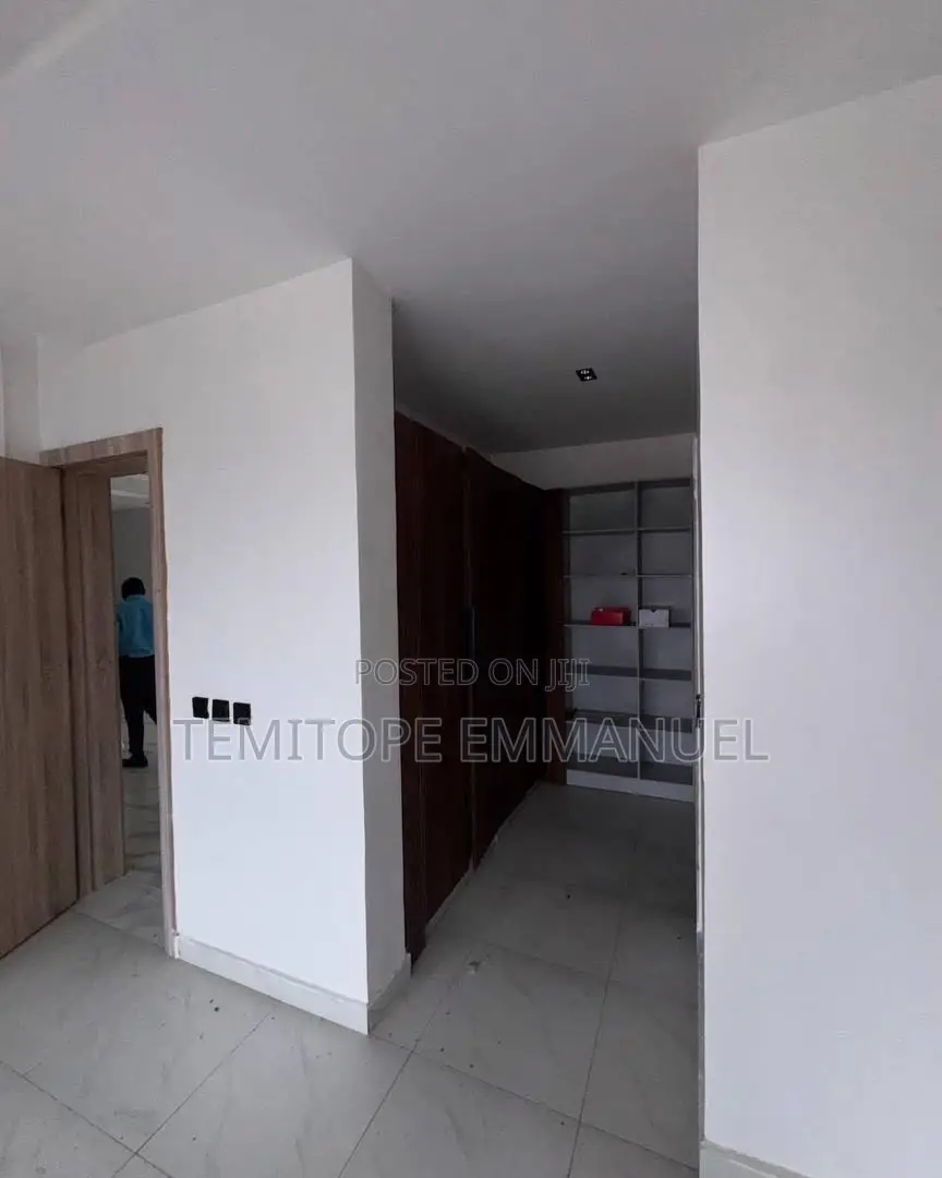 Furnished 3bdrm Apartment in Lekki Phase 1 for rent