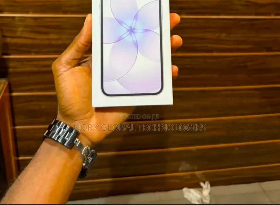 New Apple iPhone 17e 256 GB White