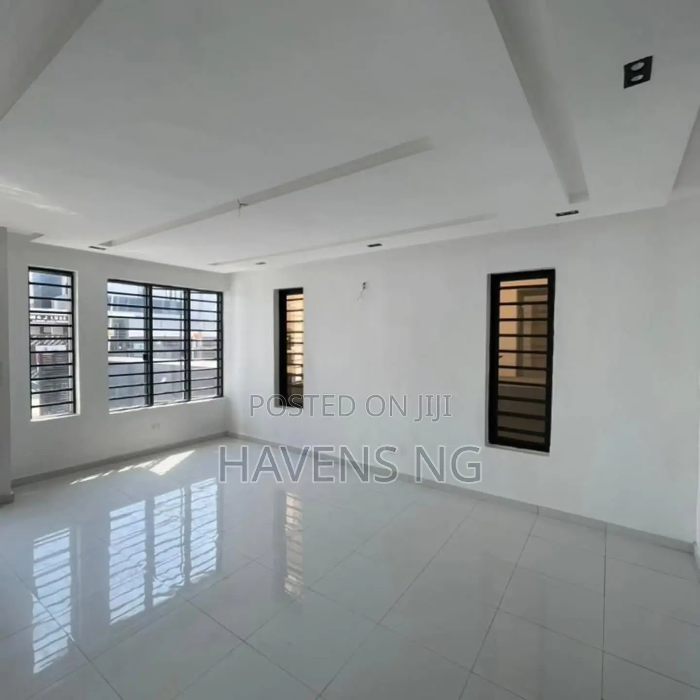 4bdrm Duplex in Ikota for sale