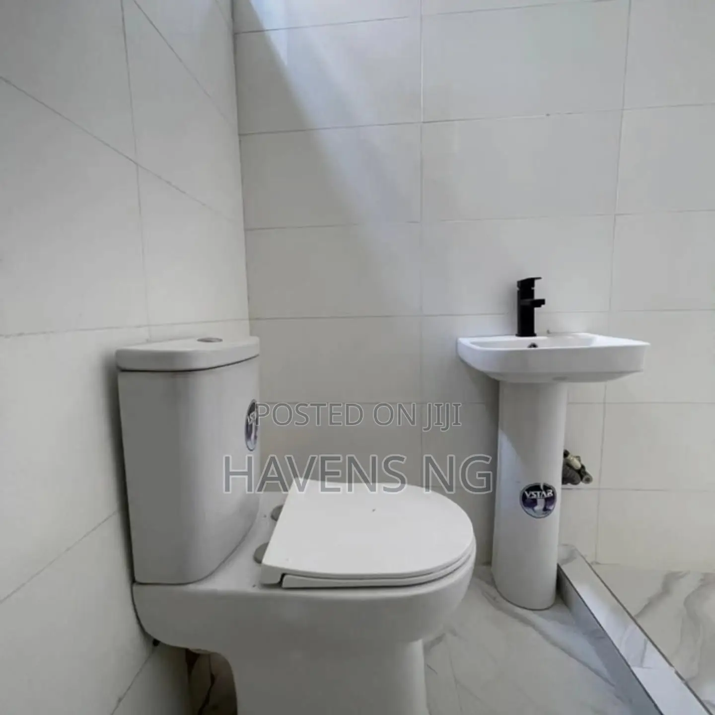 4bdrm Duplex in Ikota for sale