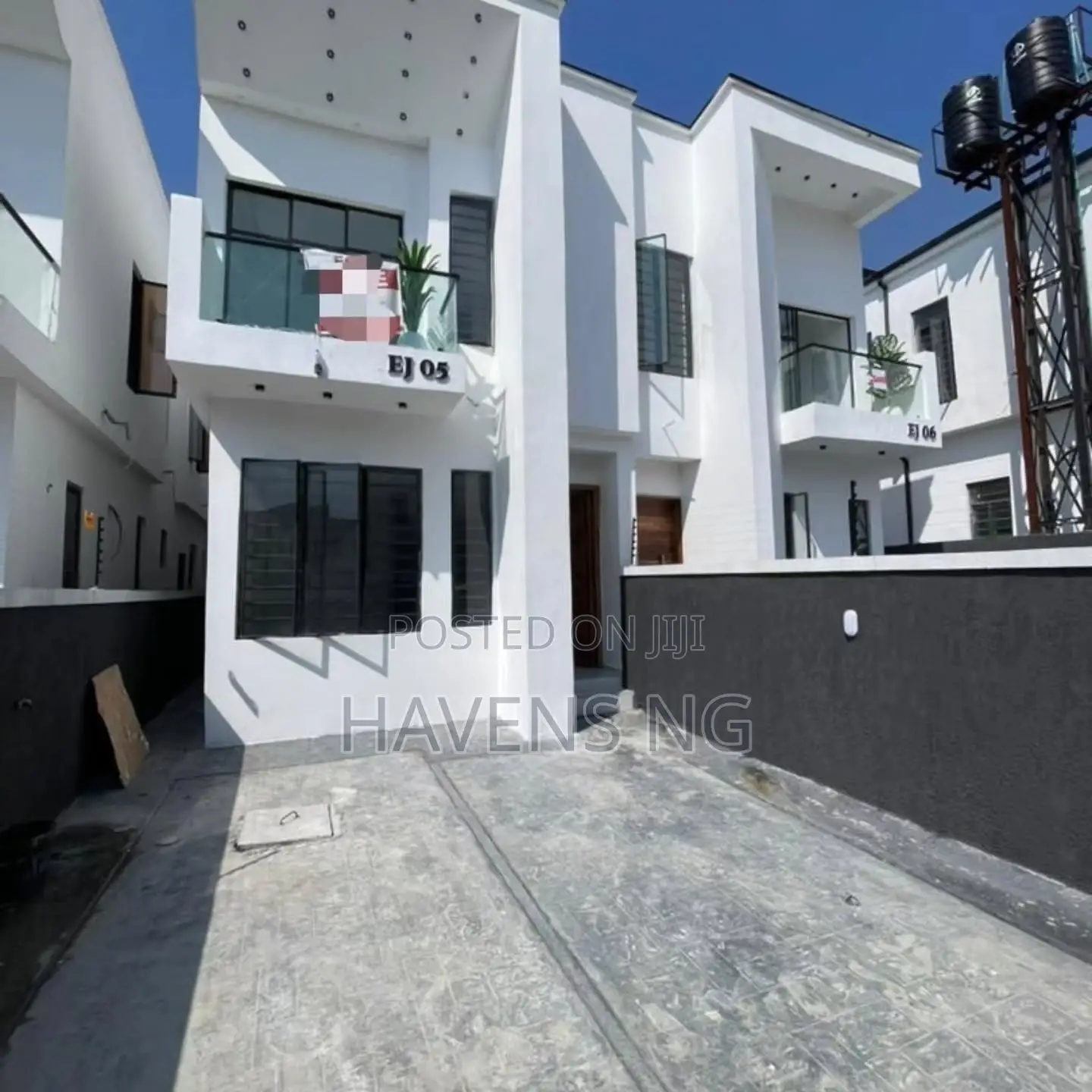 4bdrm Duplex in Ikota for sale