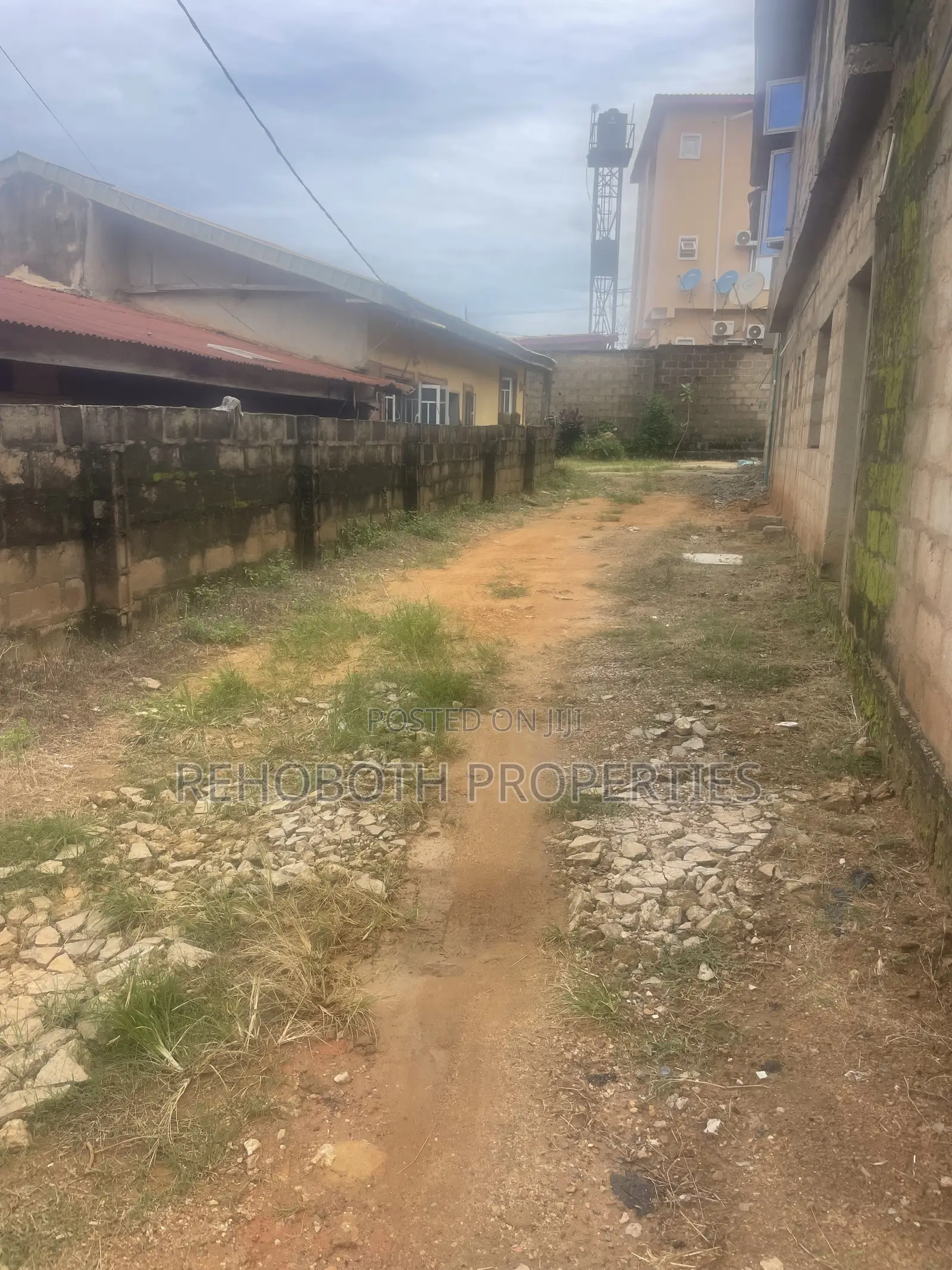 3bdrm Bungalow in Alawo, Akala Express for sale