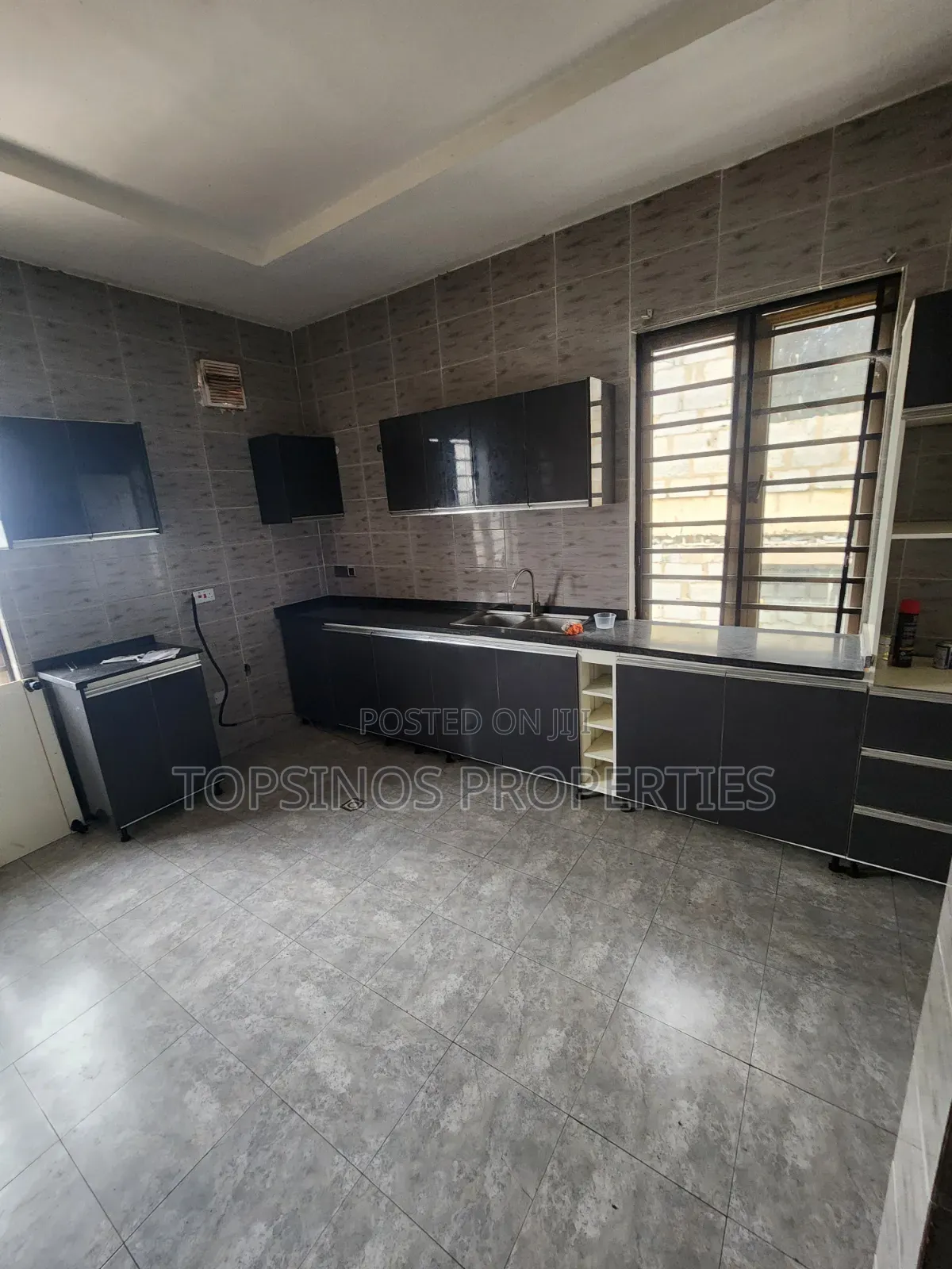 2bdrm Block of Flats in Life Camp for rent