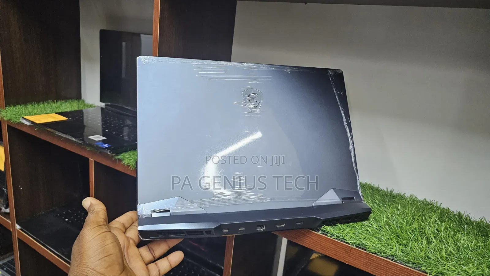 Laptop MSI GE66 Raider 10SGS 16GB Intel Core i9 SSD 512GB