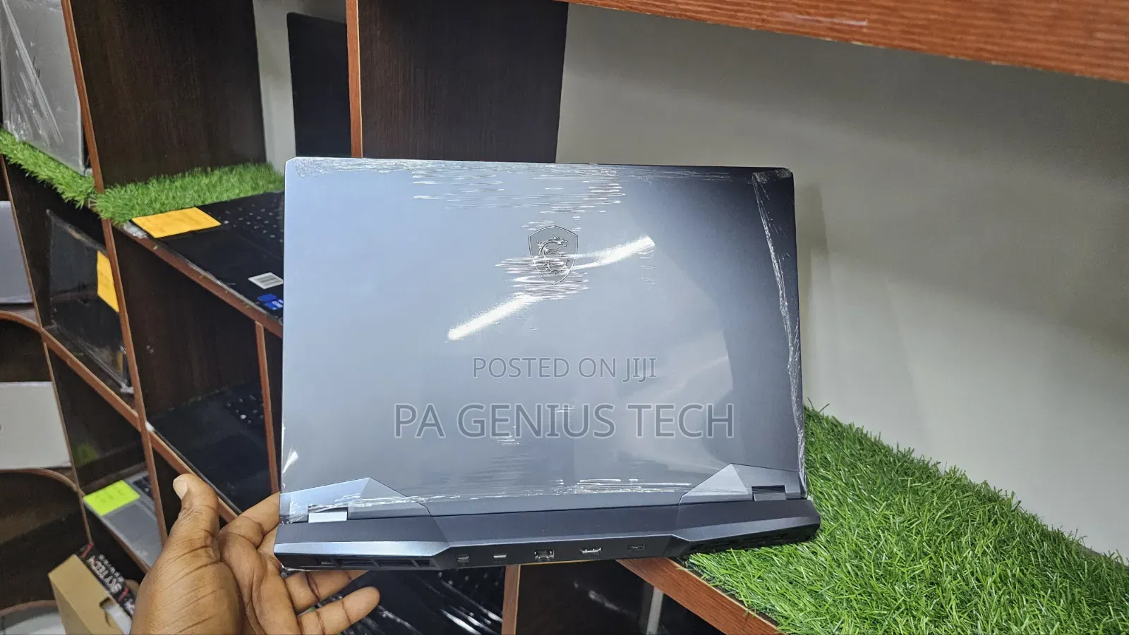 Laptop MSI GE66 Raider 10SGS 16GB Intel Core i9 SSD 512GB