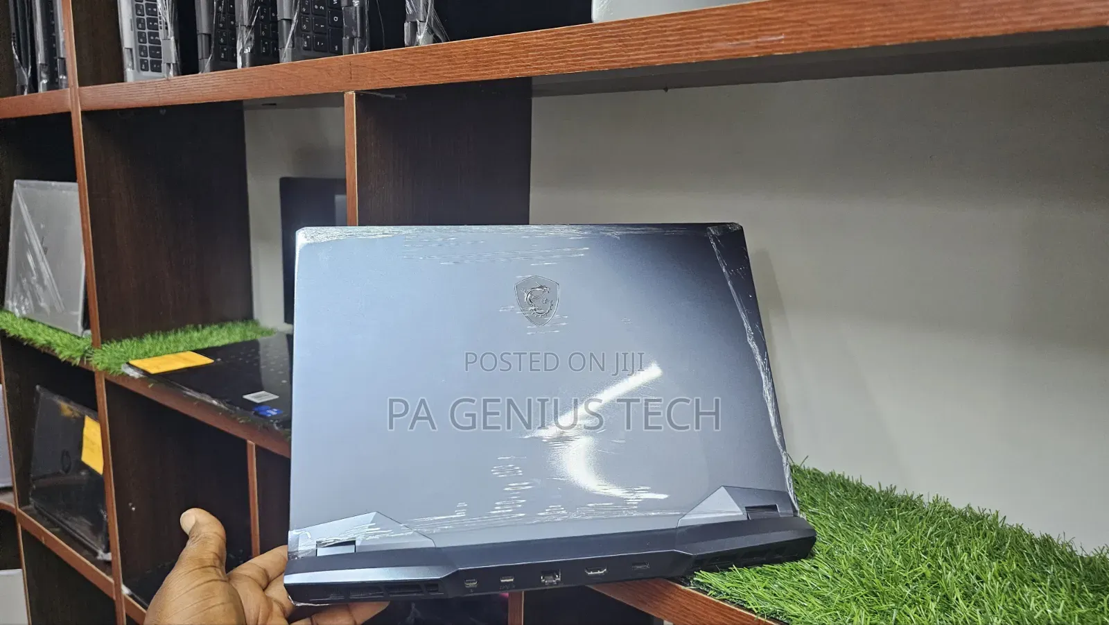 Laptop MSI GE66 Raider 10SGS 16GB Intel Core i9 SSD 512GB