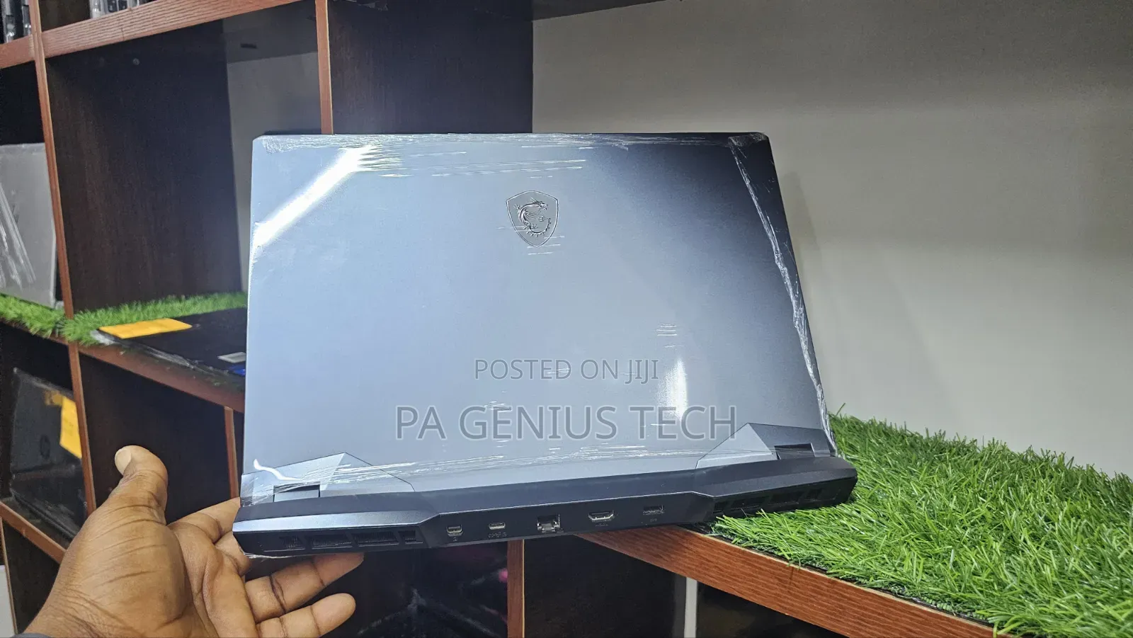 Laptop MSI GE66 Raider 10SGS 16GB Intel Core i9 SSD 512GB