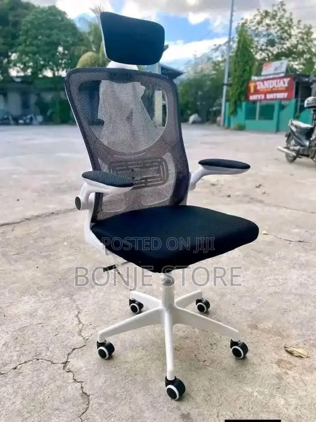 Aero-Stream Mesh Swivel Office Chair Executive Swivel Office Chair