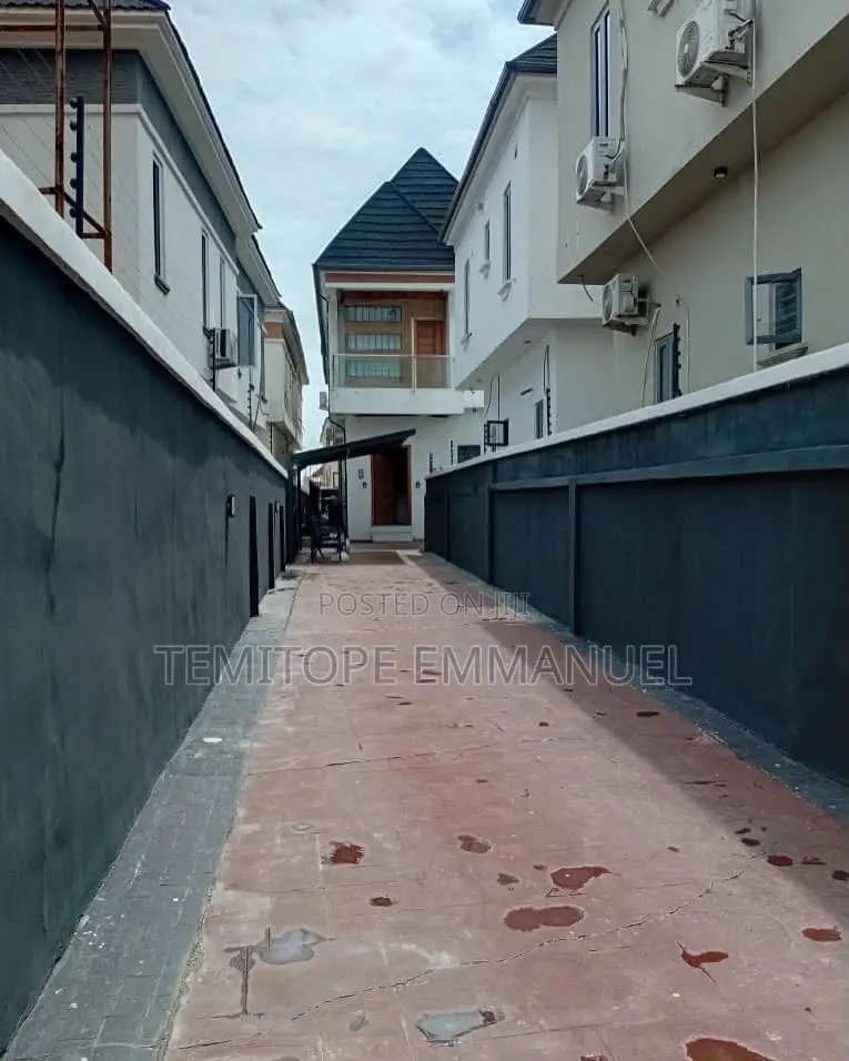 Furnished 4bdrm Duplex in Thomas Estate for rent