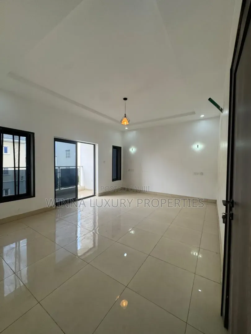 5bdrm Townhouse/Terrace in Jahi for sale