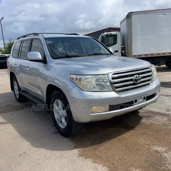 Toyota Land Cruiser 4.6 V8 ZX 2010 Silver