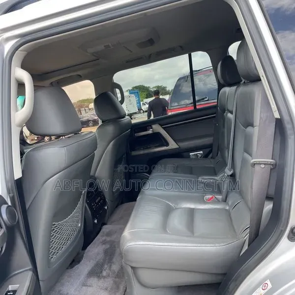 Toyota Land Cruiser 4.6 V8 ZX 2010 Silver