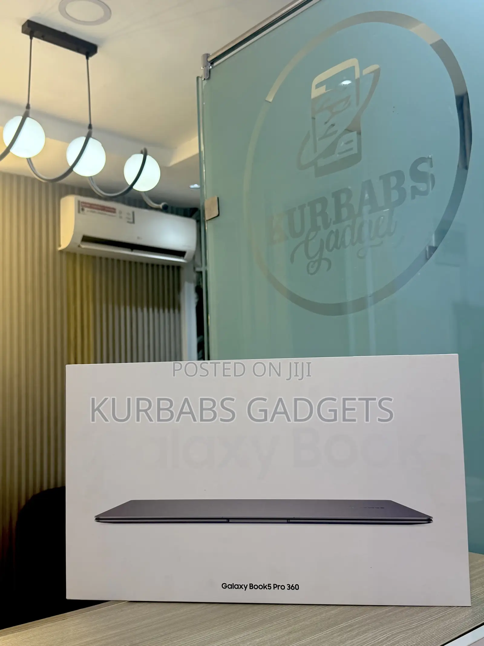 New Laptop Samsung Galaxy Book5 Pro 32GB Intel Core i5 SSD 1T