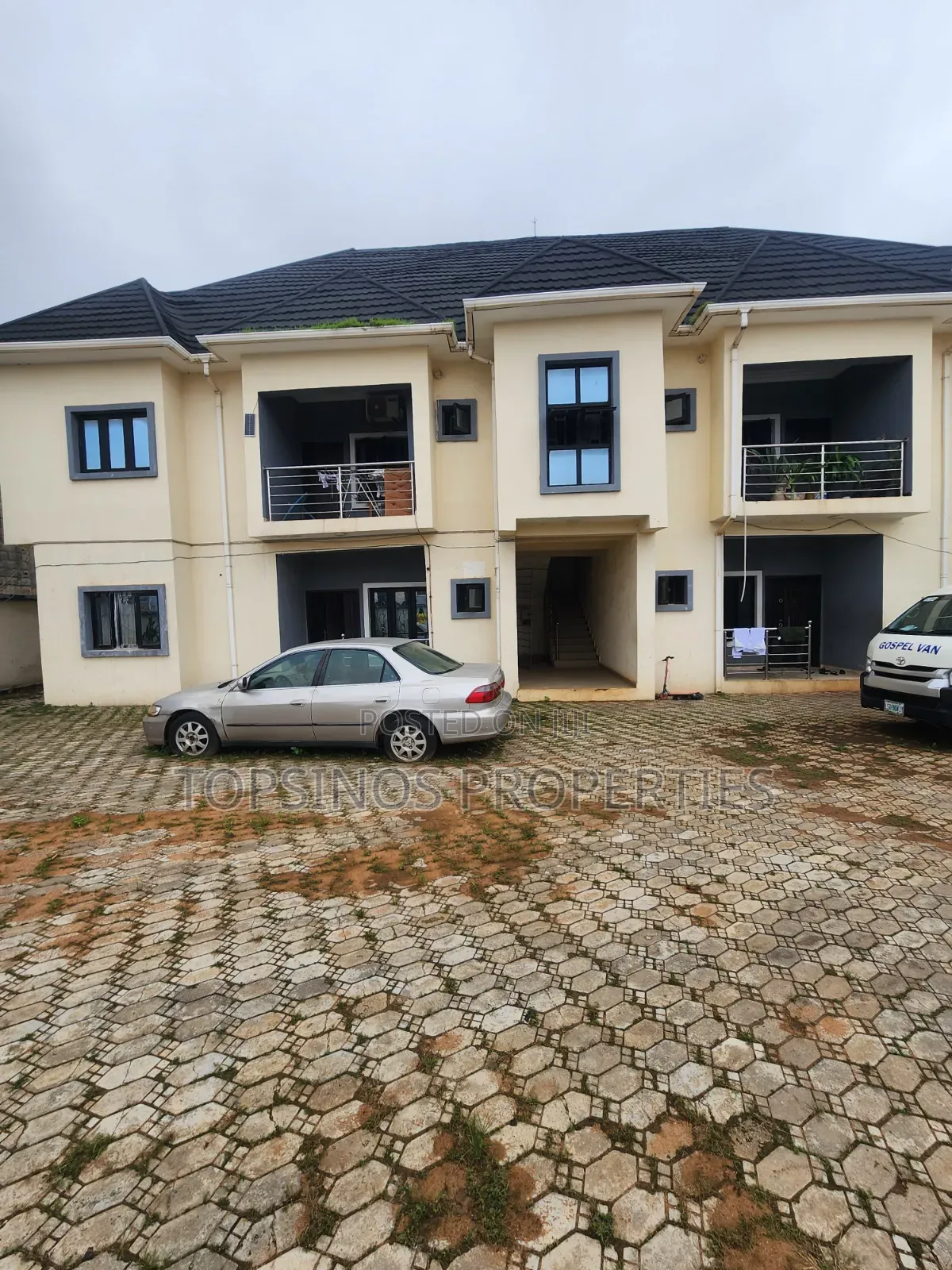 2bdrm Block of Flats in Close To Living for rent