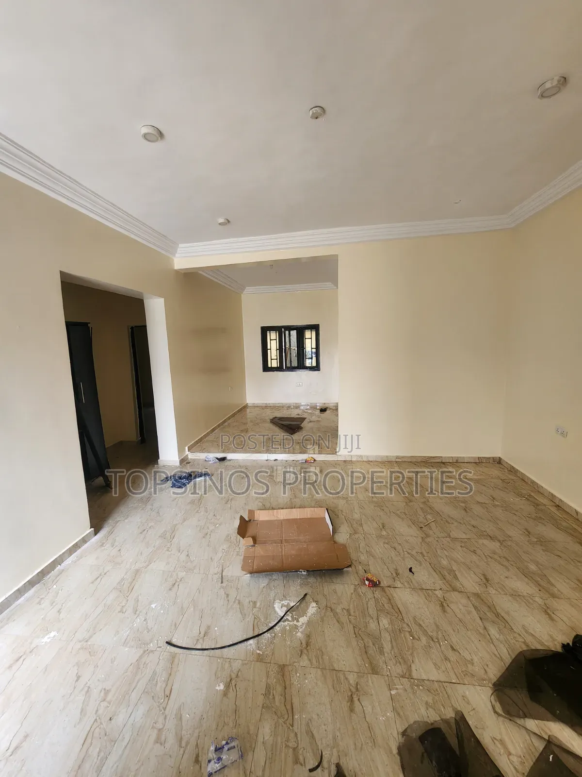 2bdrm Block of Flats in Close To Living for rent
