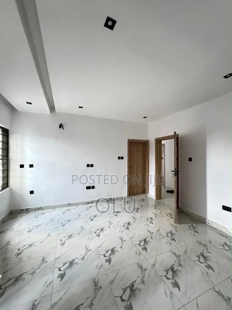 Furnished 3bdrm Block of Flats in Yaba Lagos State, Ebute Metta