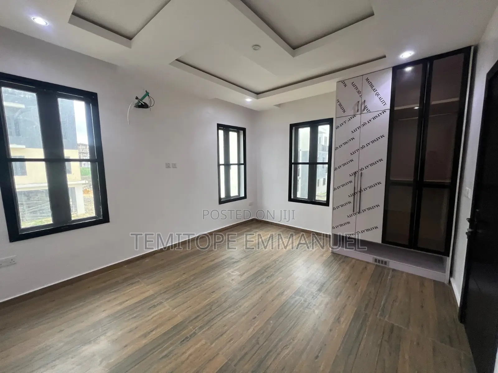 Furnished 20bdrm Block of Flats in Lekki Phase 1 for rent